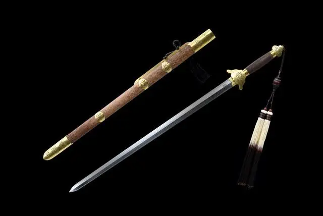 “天下龍泉——龍泉青瓷·寶劍傳承與創(chuàng)新展”在湖北省博物館啟幕。